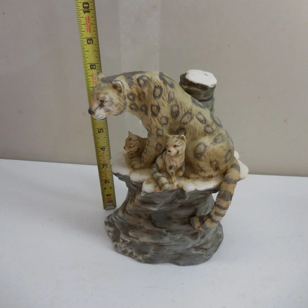 Ski Country 1979 Snow Leopard Wildlife Series Limited Edition Decanter with Box